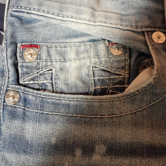 True Religion - Picture 4 of 4